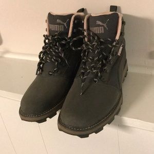 💚💝WOMEN'S PUMA COMBAT BOOTS💝💚